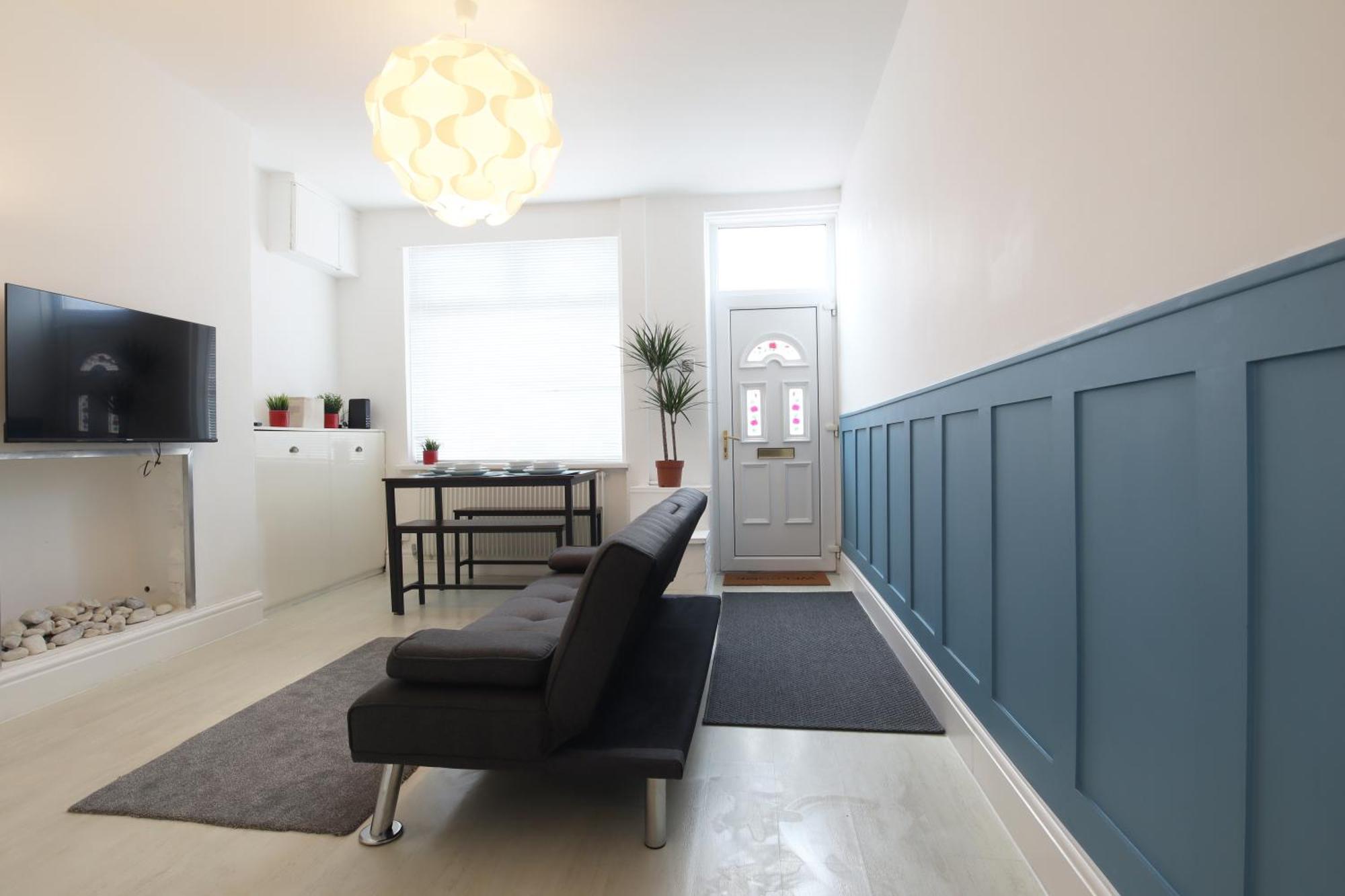 2-Bedroom, Free Parking, High Speed Wi-Fi, Swinton Manchester Exteriör bild